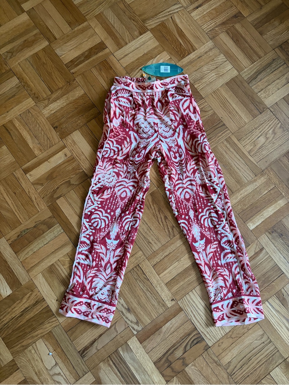 FARM Rio Red and White Botanical Cropped Pants